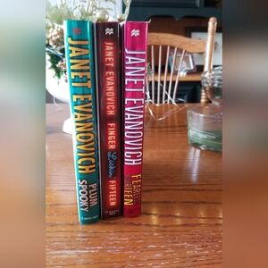 3 1st Edition Hard Back Books By Janet Evanovich In Excellent Condition